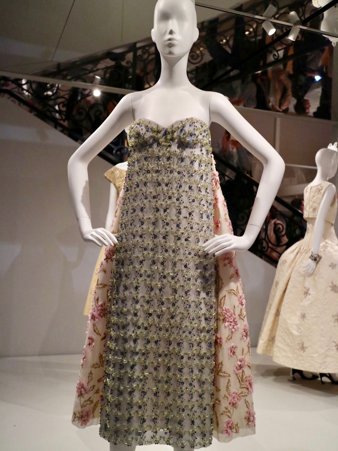 THE HOUSE OF DIOR : SEVENTY YEARS OF HAUTE COUTURE – Luvina